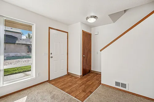 Hilltop Court Apartments Photo 1