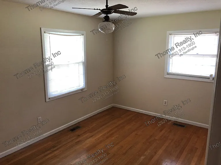 1711 Woodlawn Dr — Photo 10