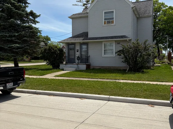 317 E 8th St, Kaukauna, WI 54130