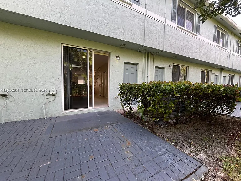 1932 Alamanda Way #1932 — Photo 11