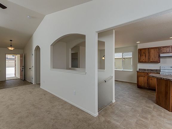 5th image of 783 Rodgers Cir