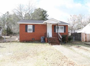 405 Laura Ct, Spring Lake, NC 28390