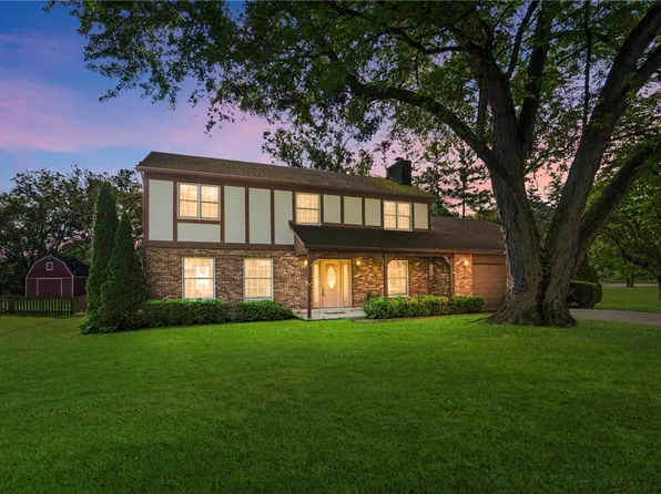 680 Carlsbrook Dr, Dayton, OH 45434