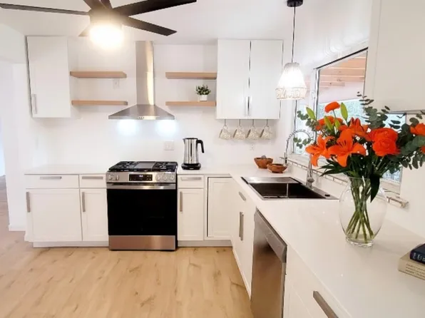 710 Valley Dr, Espanola, NM 87532