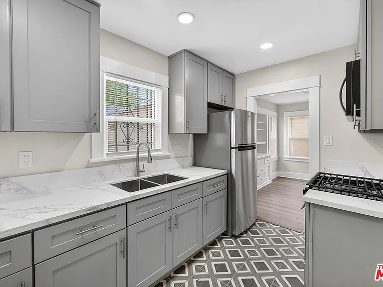 5008 S Wilton Pl — Photo 18
