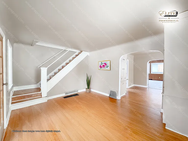 955 Perry St — Photo 6