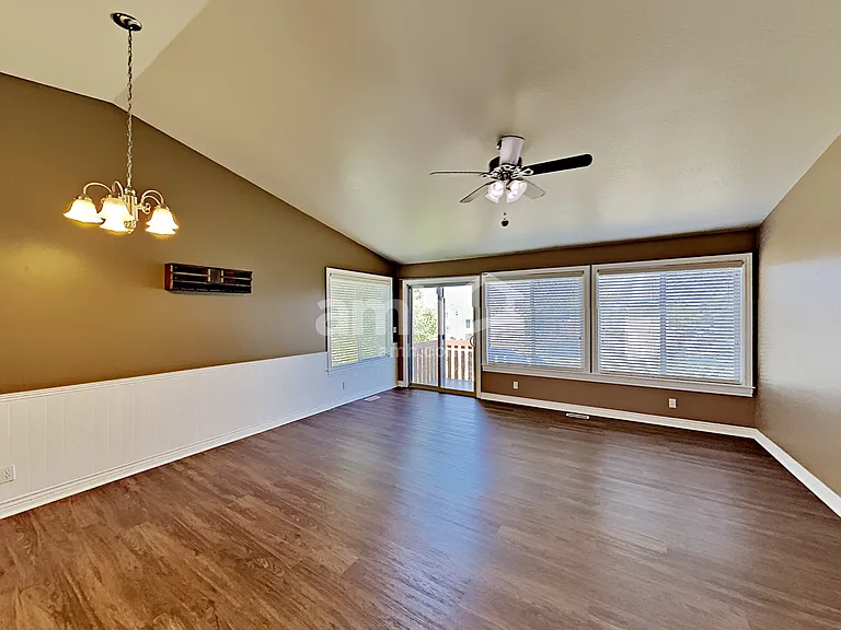 2216 S 2685 W — Photo 4