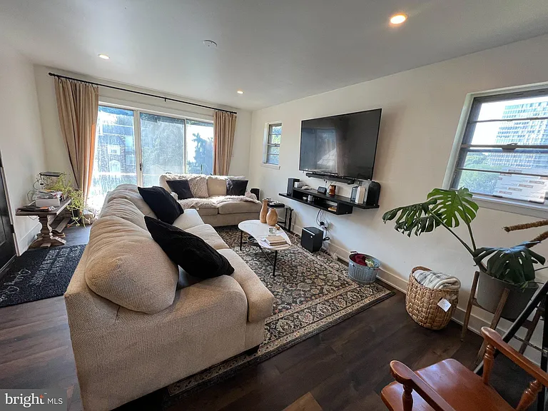 2660 Wentworth Rd #2 — Photo 2