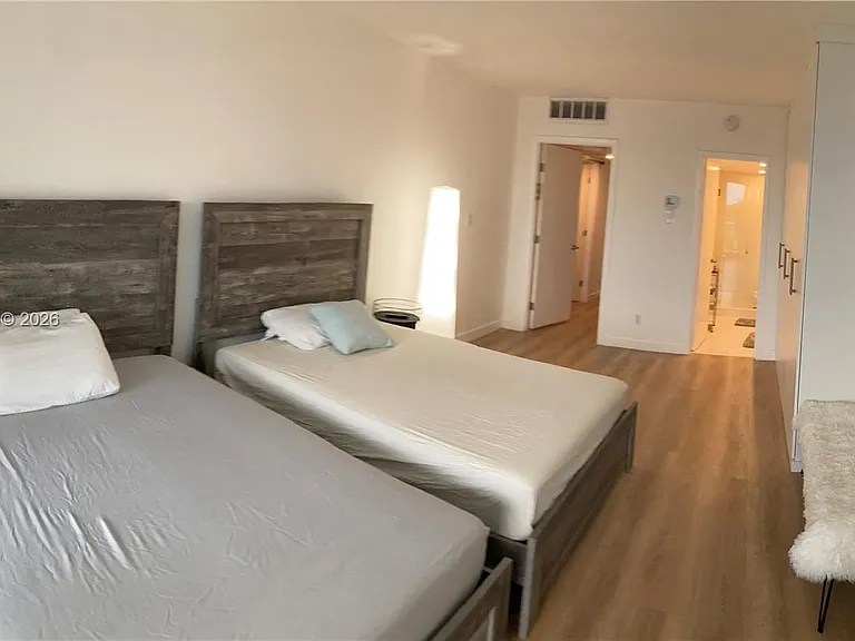 5401 Collins Ave #320 — Photo 27
