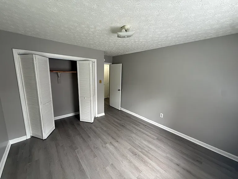 327 Garden Park Dr #B — Photo 11