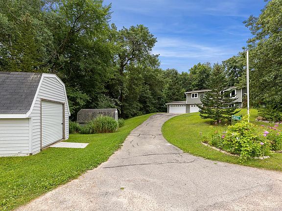 2nd image of W5861 Mahlum ROAD