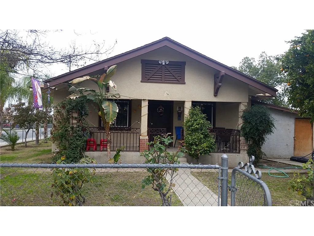 200 Whitlock St photo 1