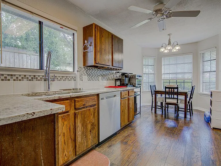 2801 Norfolk Dr — Photo 5