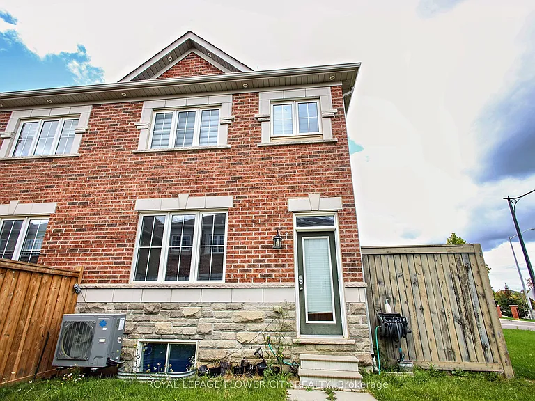 81 Baffin Cres — Photo 43