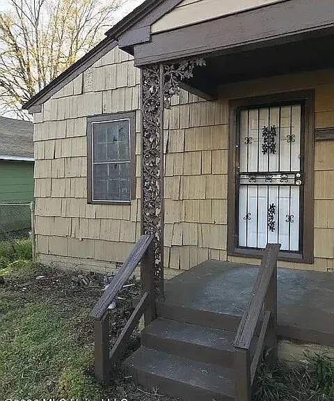 2307 Mobile Ave — Photo 1