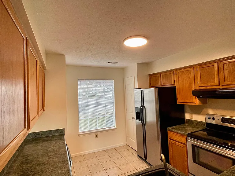 585 Cromwell Ct — Photo 10