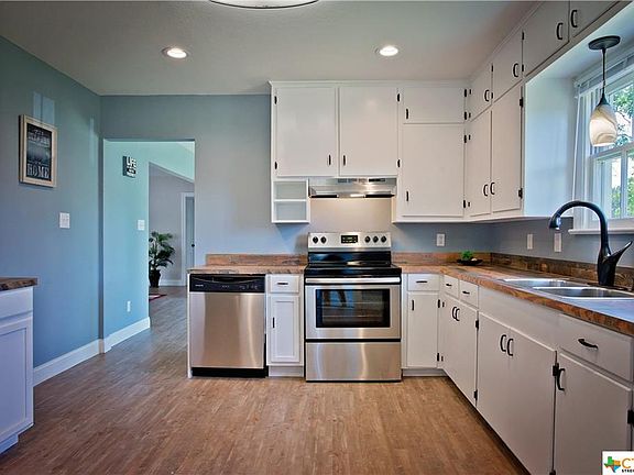4th image of 1803 Woodlawn St