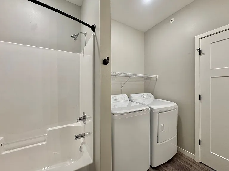 767 Meridian St — Photo 45