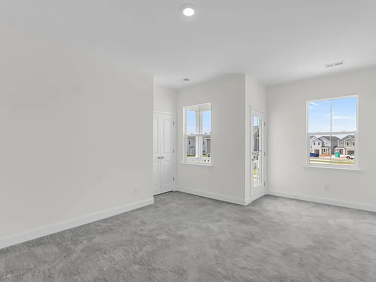 335 Chapman Cir — Photo 29