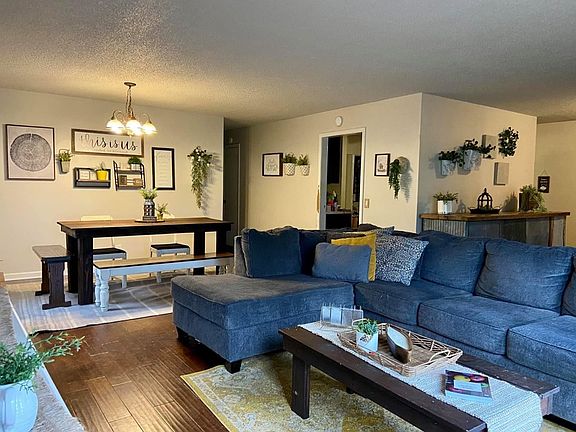 2nd image of 995 Mill St