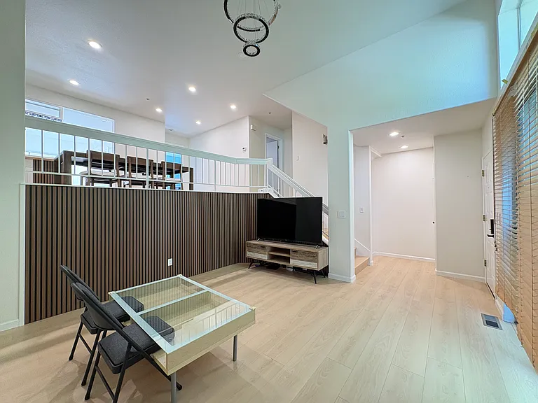 414 Galleria Dr #4 — Photo 7