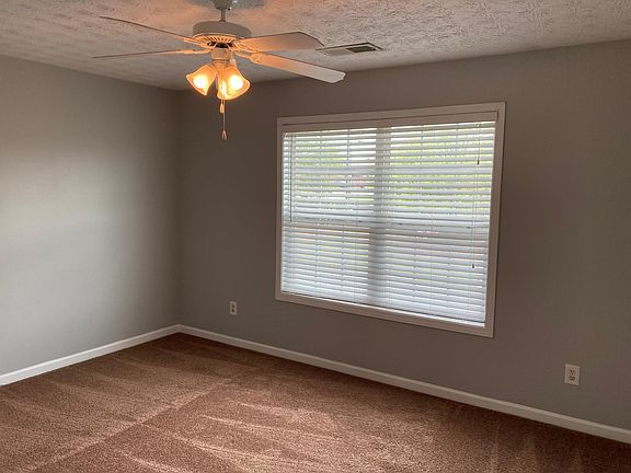 3rd image of 1556 Eastmont Dr NW