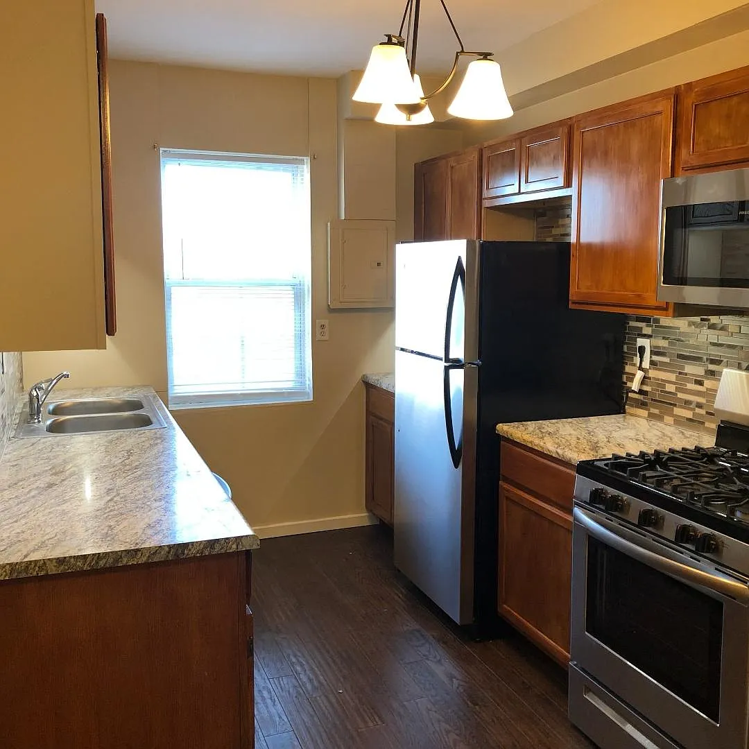 1 bed, 715 sqft, $970 — Photo 2