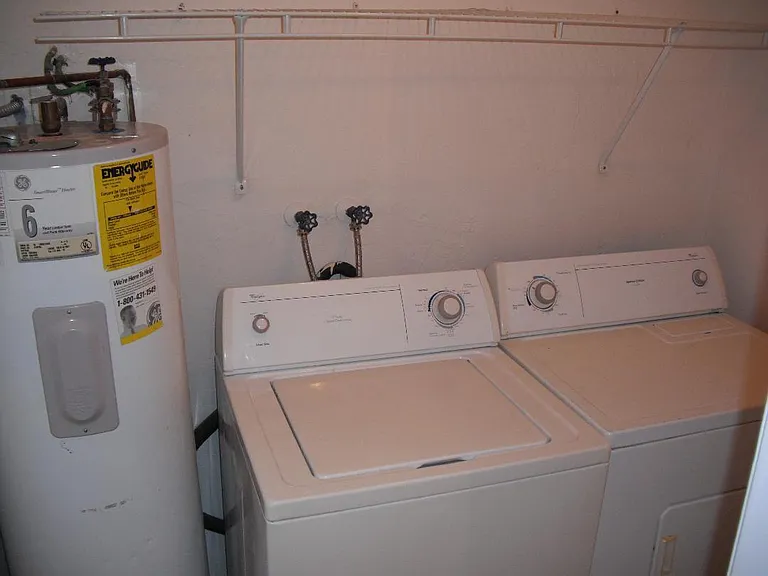 630 SW 7th Ave #12 — Photo 6