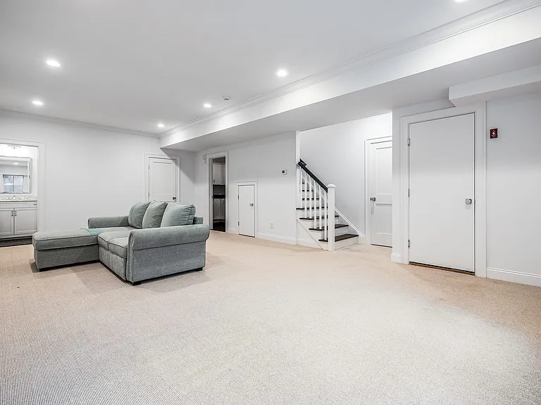 63 Grapal St — Photo 26