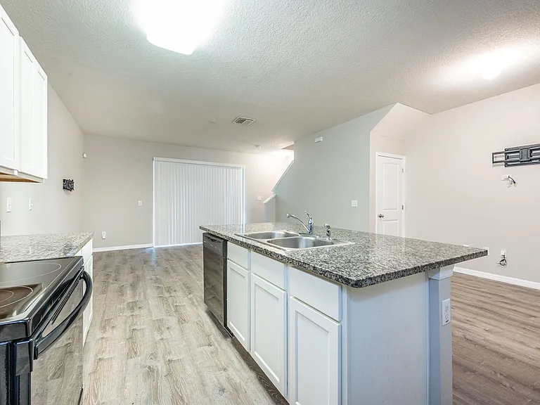 8908 Indigo Trail Loop — Photo 5