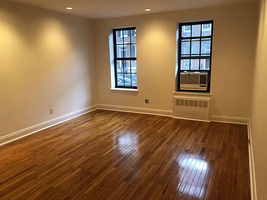 Rented by Waverly Realty Associates | media 9