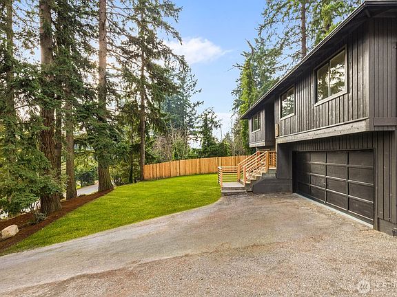 5th image of 8211 182nd Avenue E
