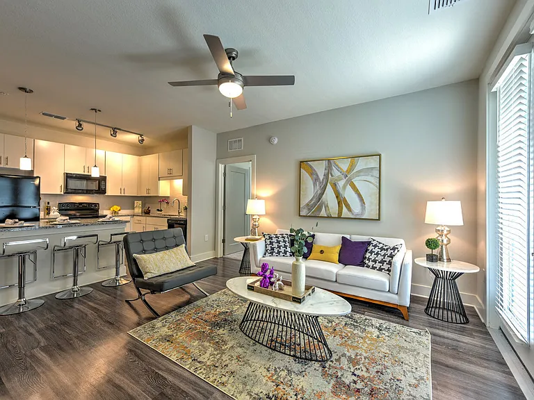 Lumen Luxury Apartments — Photo 4