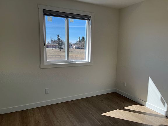5th image of 5001 60th Ave #201