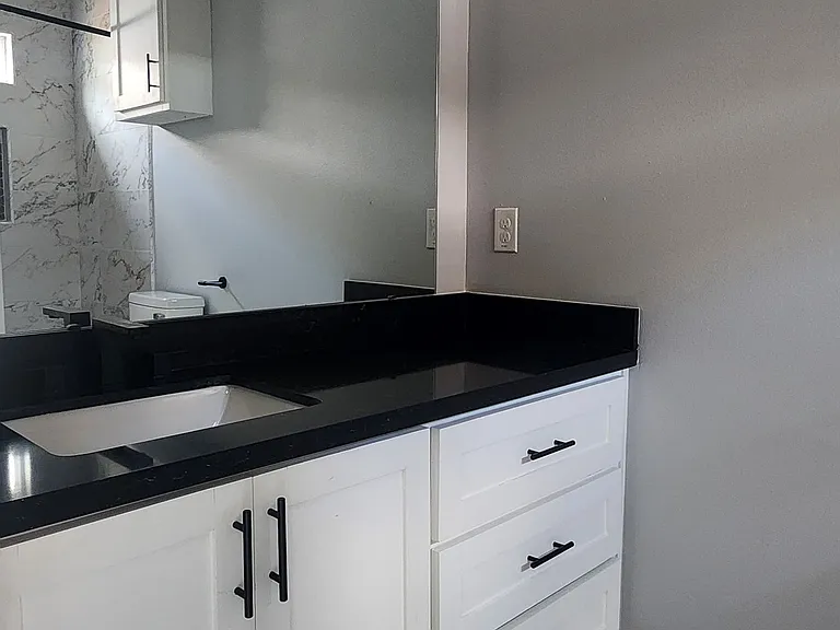 5809 Ozark Ave #4 — Photo 11
