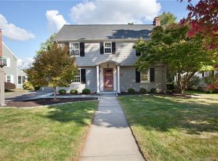 18 Paxton Rd, West Hartford, CT 06107