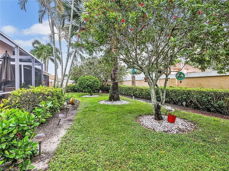 1256 Naples Lake Dr — Photo 12