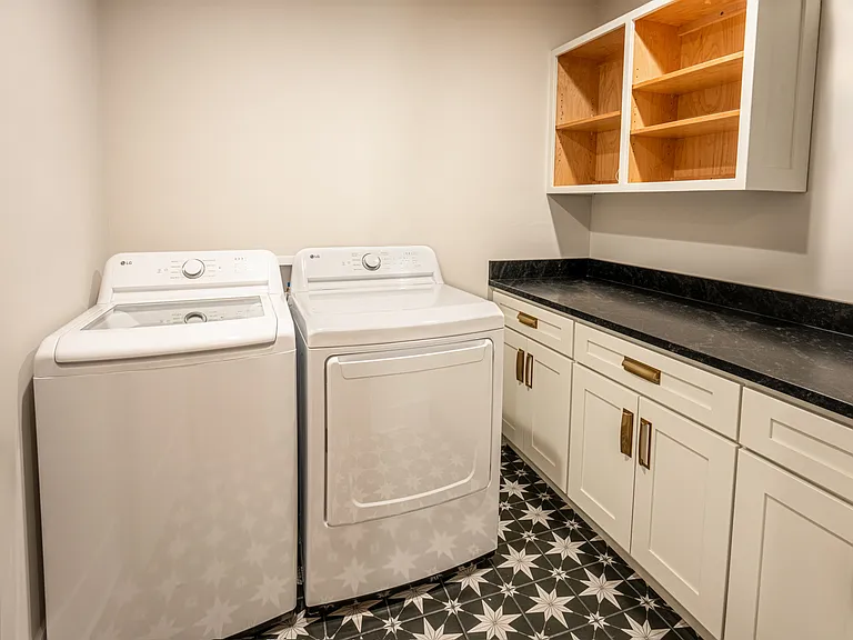 267 Fairview Dr #2 — Photo 4