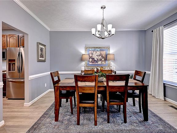2nd image of 401 Zelkova Rd