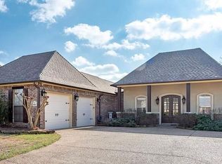 664 Ashley River Rd, Shreveport, LA 71115