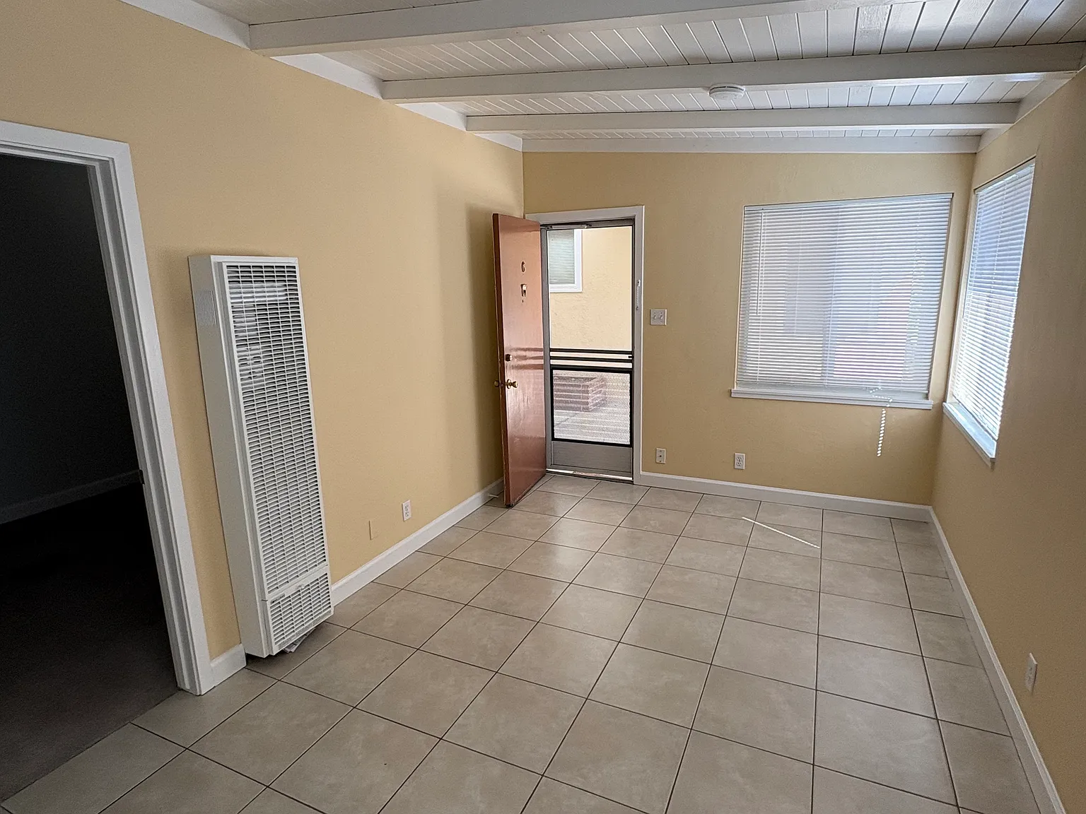 1 bed, 400 sqft, $2,100 — Photo 4