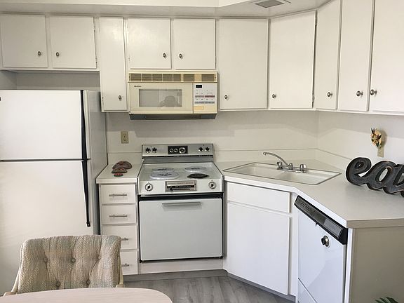 5th image of 204 W Paseo Del Prado