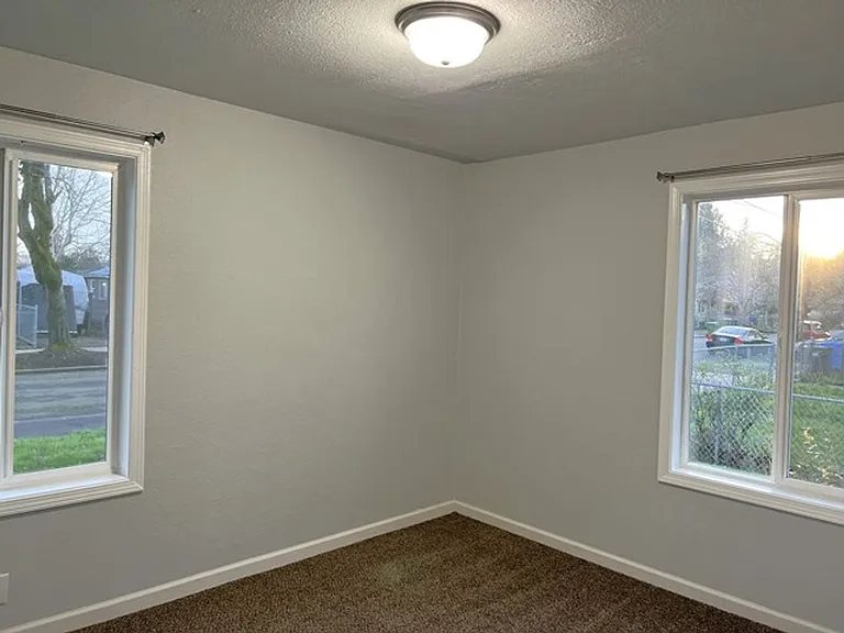 521 & 531 Gerth Ave NW — Photo 10