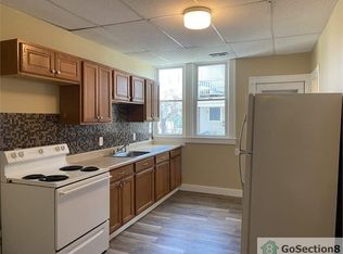 83 Saint James Ave APT 1R, Springfield, MA 01109