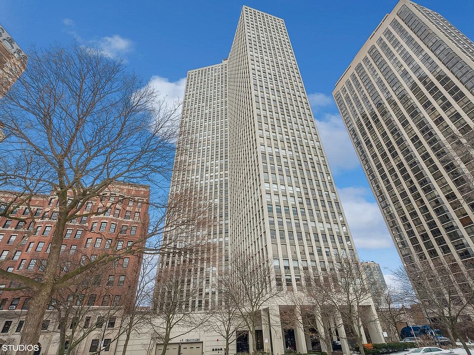 1st image of 2626 N Lakeview Ave #4112-10