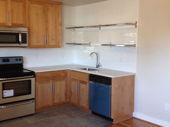 5th image of 6110 SE 52nd Ave APT 1