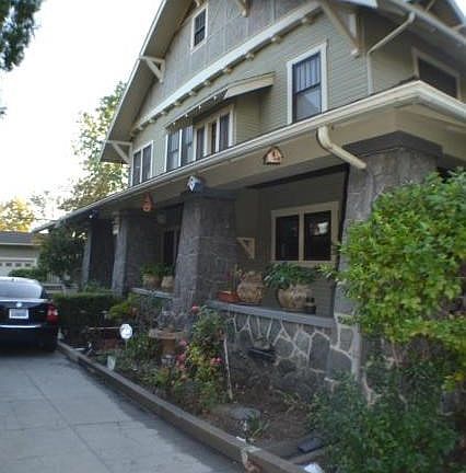 2nd image of 380 E Jefferson Ave