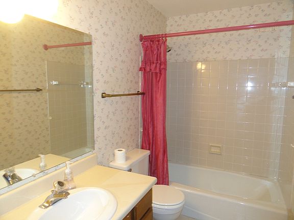 2nd bath, shower over tub