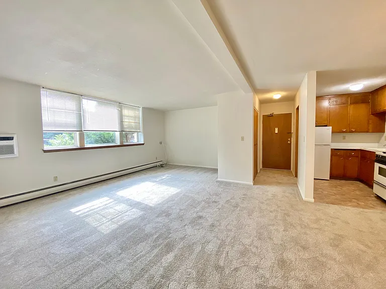 2020 Pillsbury Ave S #205 — Photo 5