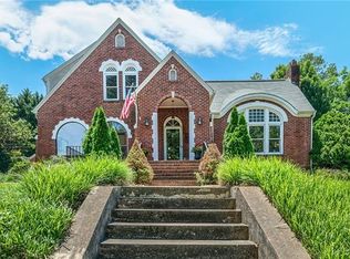 617 1st Ave NW, Hickory, NC 28601